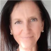 Me considero una persona proactiva, con habilidad para la escucha activa y la comunicación. Con amplia experiencia en el campo del coaching  y la inteligencia emocional.
Puedo dar apoyo tanto a menores como a sus familias.